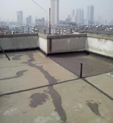 滴道漏水维修 楼顶漏水是什么原因，楼顶漏水维修方法是什么?